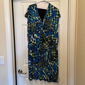 Beautiful flattering Eloquii dress in excellent condition.